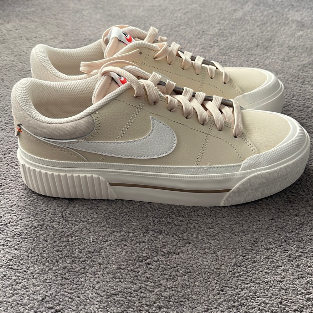Nike Court Legacy Lift